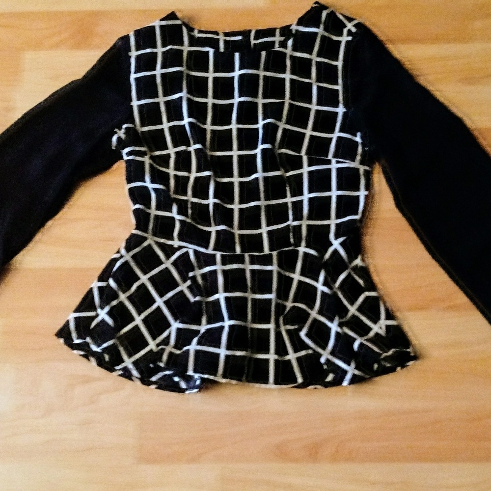 Peplum style ladies blouse. - Picture 3 of 4